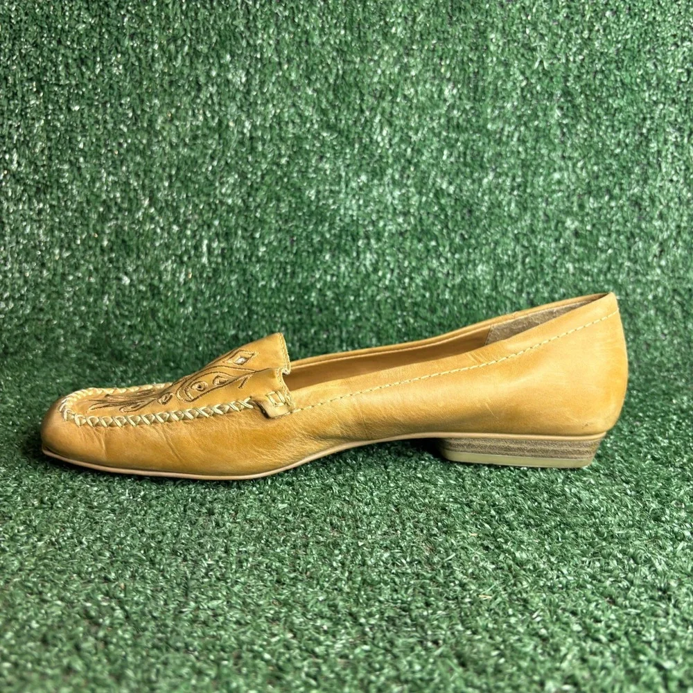 Liz Claiborne Flex Darla‎ Tan Leather Embroidered Square Toe Loafers Womens 10M